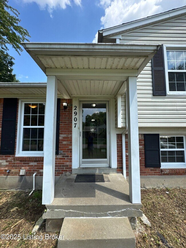 2907 Melrose Dr in Jeffersontown, KY - Building Photo - Building Photo