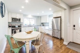 43 Edgartown Rd in Tisbury, MA - Building Photo - Building Photo