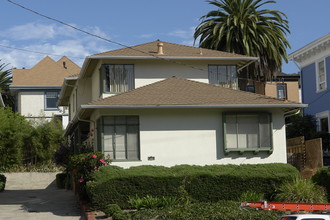 657-657A 657B Oakland Ave in Oakland, CA - Foto de edificio - Building Photo