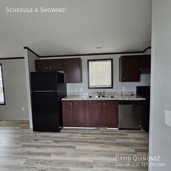 5808 Alta Vista Ct in Fort Wayne, IN - Building Photo - Building Photo