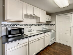 5650 Golden Nugget Dr in Holiday, FL - Building Photo - Building Photo