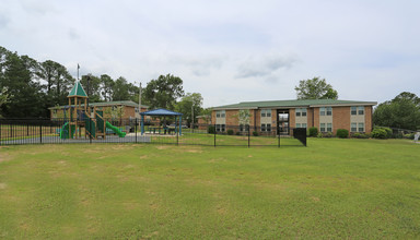 Willow Run Apartments in Columbia, SC - Building Photo - Building Photo