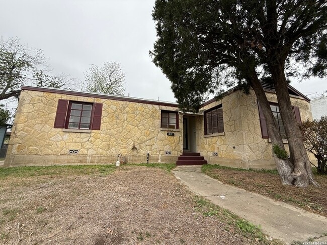 374 Meredith Dr in San Antonio, TX - Building Photo - Building Photo