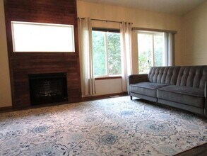 11119 Minterwood Dr NW in Gig Harbor, WA - Building Photo - Building Photo