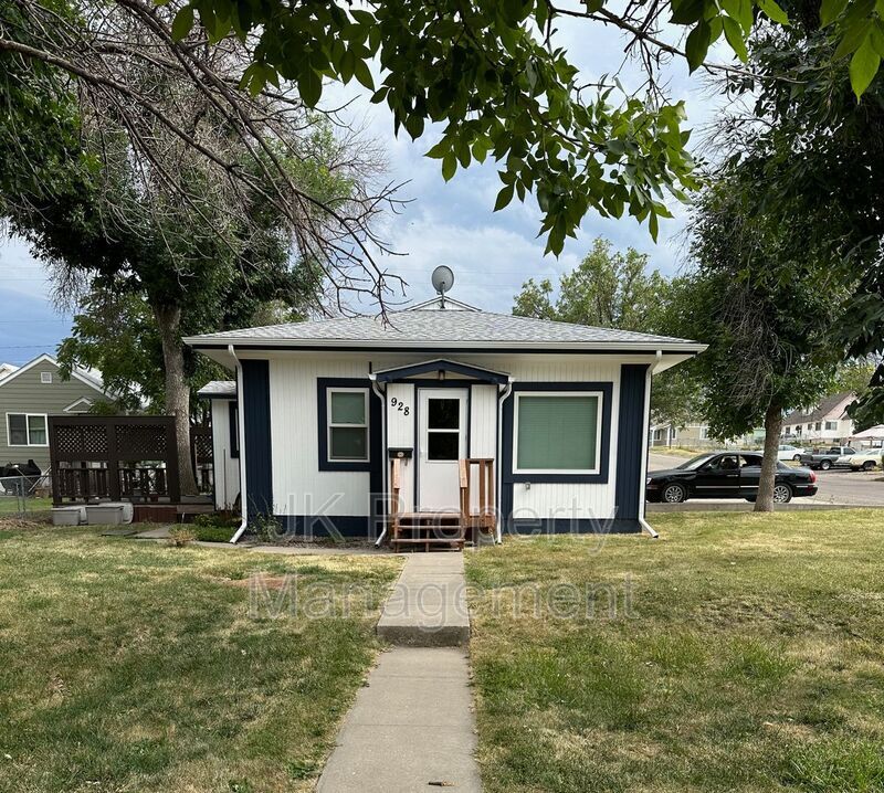 928 5th Ave NW in Great Falls, MT - Building Photo
