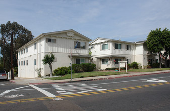 Provincial Apartments in San Diego, CA - Foto de edificio - Building Photo