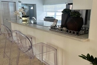 827 NE 140th St in North Miami, FL - Building Photo - Building Photo