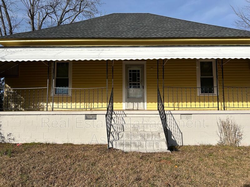 119 Spalding St in Griffin, GA - Building Photo