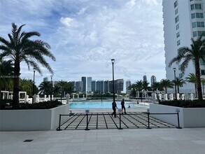 3301 NE 183rd St, Unit 2208 in Aventura, FL - Building Photo - Building Photo