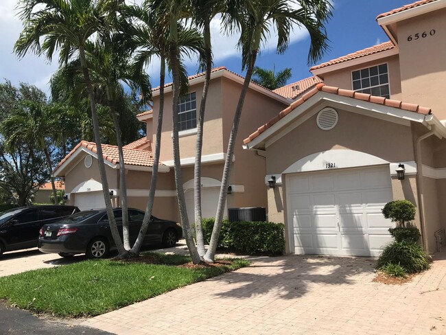 6560 Villa Sonrisa Dr in Boca Raton, FL - Building Photo - Building Photo