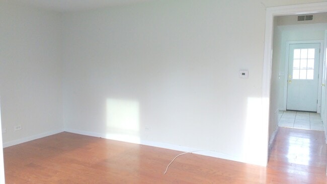 1851 McKool Ave in Streamwood, IL - Building Photo - Building Photo