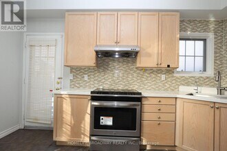 2 Catherina St in Markham, ON - Building Photo - Building Photo