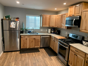 208 Fig St in Roseville, CA - Building Photo - Building Photo