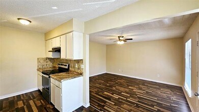 202 Park Cir in Sulphur Springs, TX - Foto de edificio - Building Photo