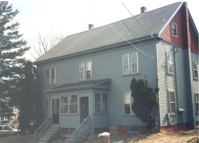 34-36 Congress St in Amesbury, MA - Foto de edificio - Building Photo
