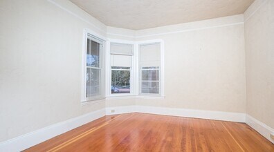 313 Tucker St in Healdsburg, CA - Building Photo - Building Photo