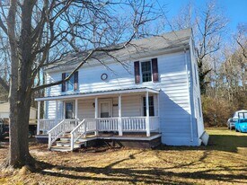 15152 State Rte T-2501 in Bloxom, VA - Building Photo