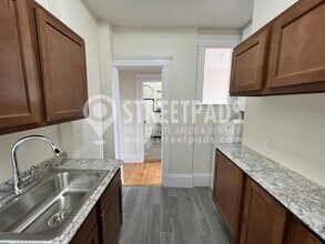 2 Ware St in Cambridge, MA - Building Photo - Building Photo