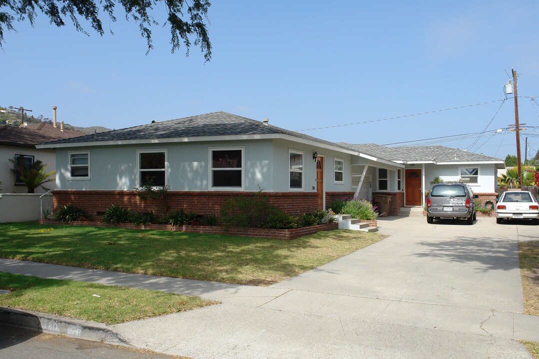 278-280 Dos Caminos Ave in Ventura, CA - Building Photo