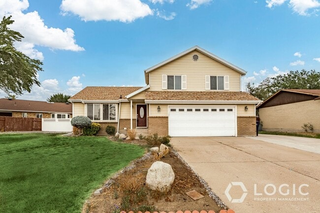 10275 Golden Willow Dr