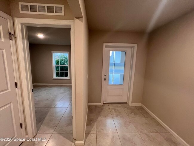 545 Cooper Ct in Palm Bay, FL - Building Photo - Building Photo