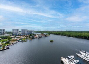 400 Sunny Isles Blvd in Sunny Isles Beach, FL - Building Photo - Building Photo