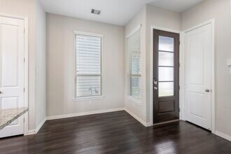 5021 Lehman Oaks Dr in Houston, TX - Building Photo - Building Photo