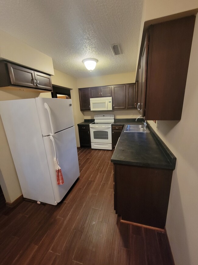 2130 Davis St in Iowa City, IA - Building Photo - Building Photo