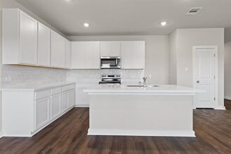 244 Little Grn Trl in Jarrell, TX - Building Photo - Building Photo