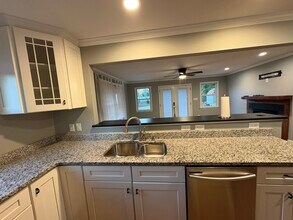 901 James St in Apex, NC - Building Photo - Building Photo