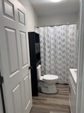 405 W James Ave in Baytown, TX - Building Photo - Building Photo