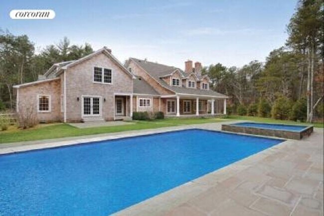 159 Swamp Rd in East Hampton, NY - Building Photo - Building Photo