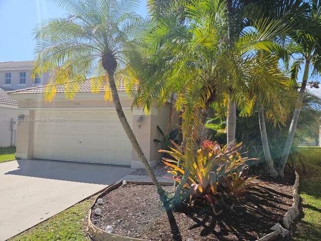 900 Savannah Falls Dr in Weston, FL - Building Photo - Building Photo
