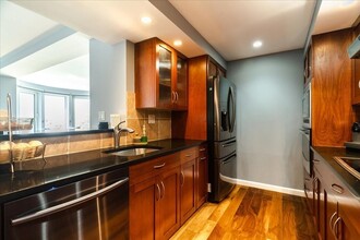 492 Beacon St, Unit 36 in Boston, MA - Building Photo - Building Photo