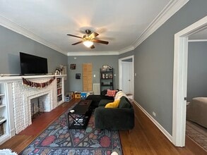 2554 W Eastwood Ave, Unit 2w in Chicago, IL - Foto de edificio - Building Photo