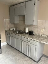 1135 Lancaster Ave, Unit B in Wilmington, DE - Building Photo