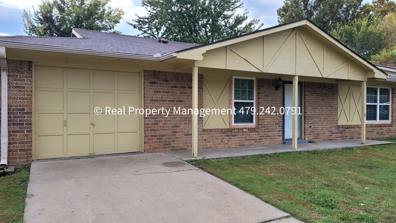 3404 Iola Ave in Fort Smith, AR - Building Photo