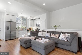1356 S Bouvier St in Philadelphia, PA - Building Photo - Building Photo