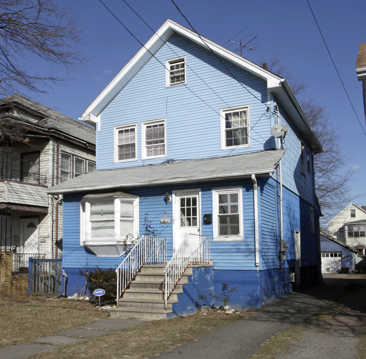 15 Elmora Ave in Elizabeth, NJ - Foto de edificio