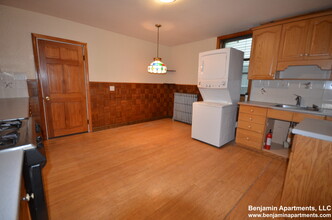 234 Cypress St, Unit 1 in Brookline, MA - Building Photo - Building Photo