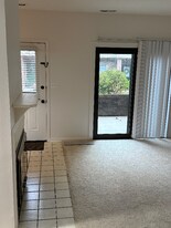 9523 Maple Way in Indianapolis, IN - Building Photo