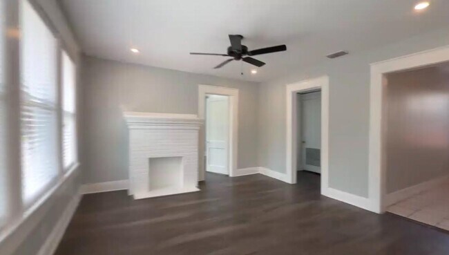 property at 3107 S Esperanza Ave