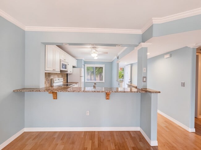 property at 3041 Sandpiper Bay Cir