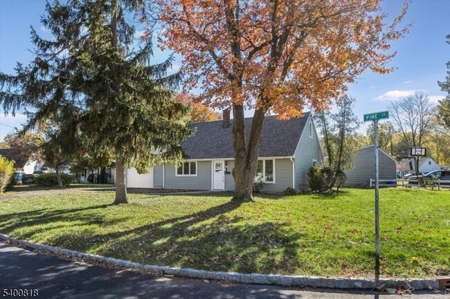 1 Pine Ct in Little Falls, NJ - Building Photo - Building Photo