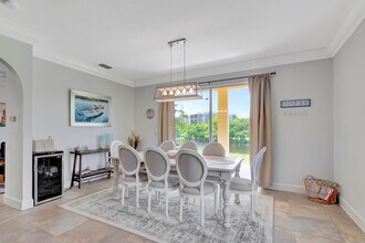 6173 Lottie Ln in Lantana, FL - Foto de edificio - Building Photo