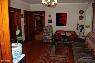 529 Elizabeth St in Ann Arbor, MI - Building Photo