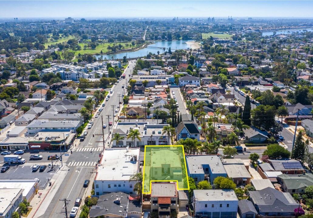 391 Ximeno Ave in Long Beach, CA - Building Photo