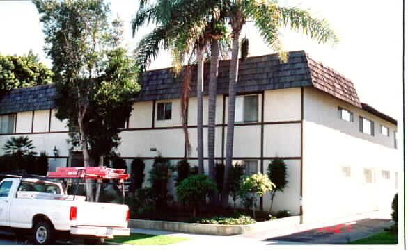 Emerald Court Apartments in Torrance, CA - Building Photo