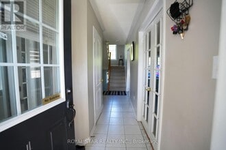 2389 Clearside Ct in Pickering, ON - Building Photo - Building Photo