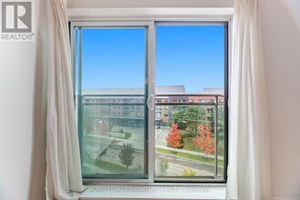 60 Fairfax Crescent in Toronto, ON - Building Photo - Building Photo